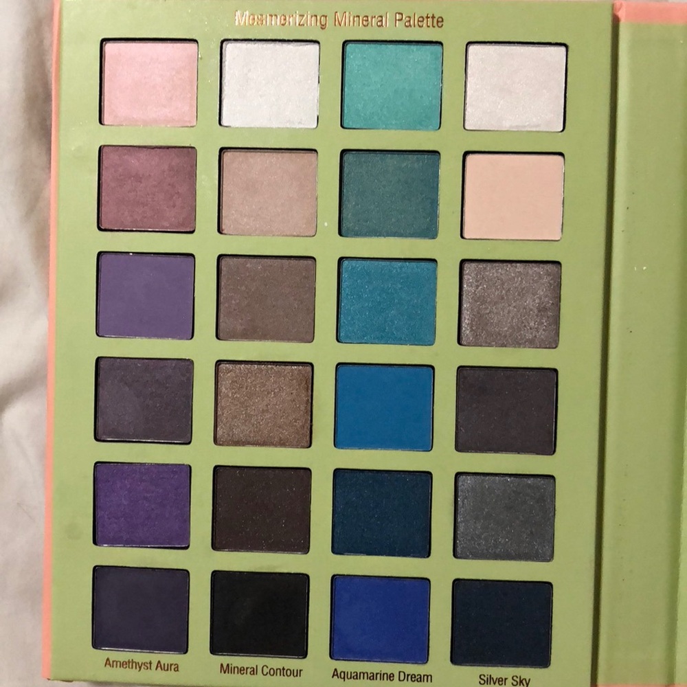 makeup - Picture 2 of 5